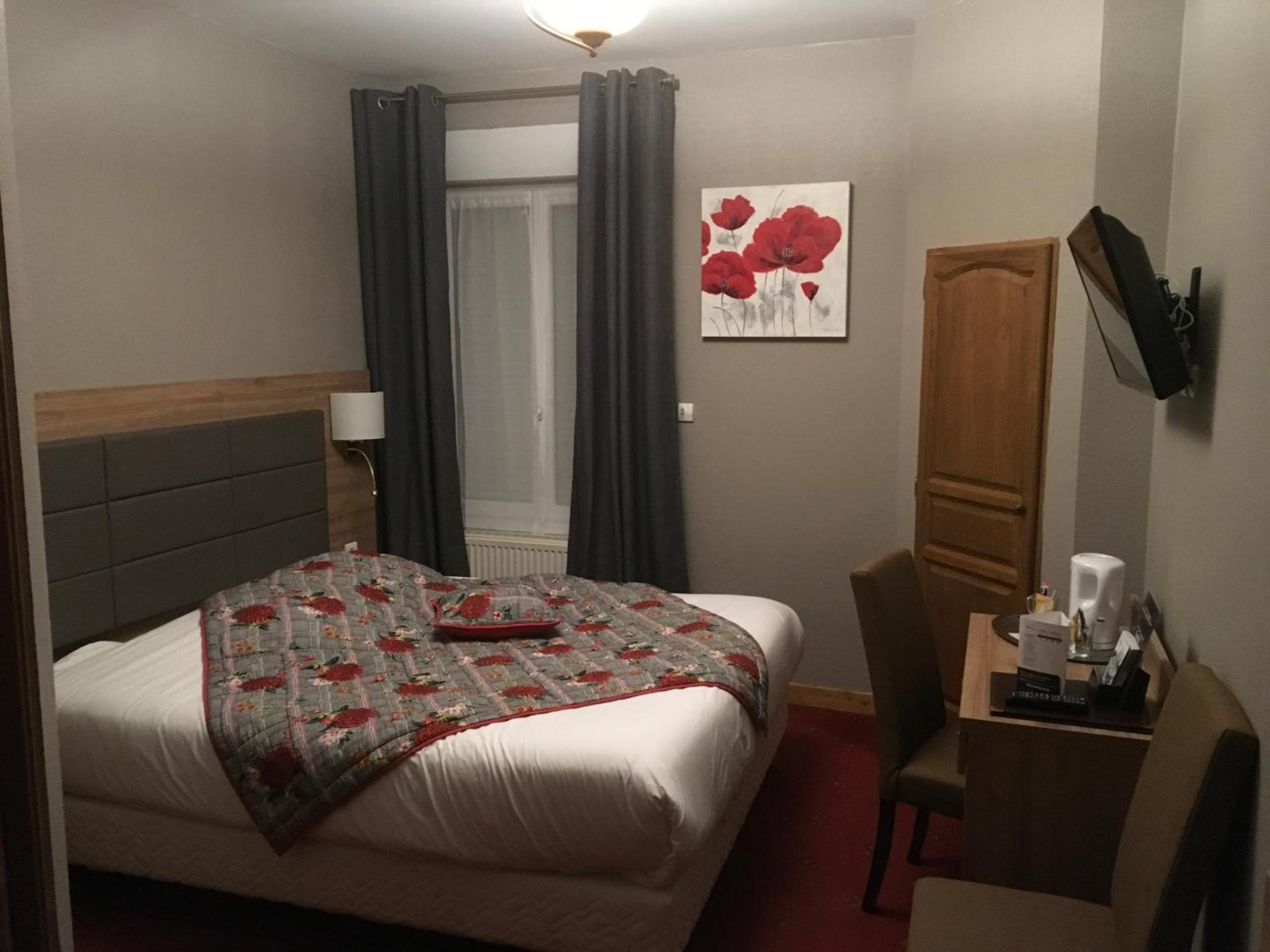 Le Florence Saint-Quentin  Room photo