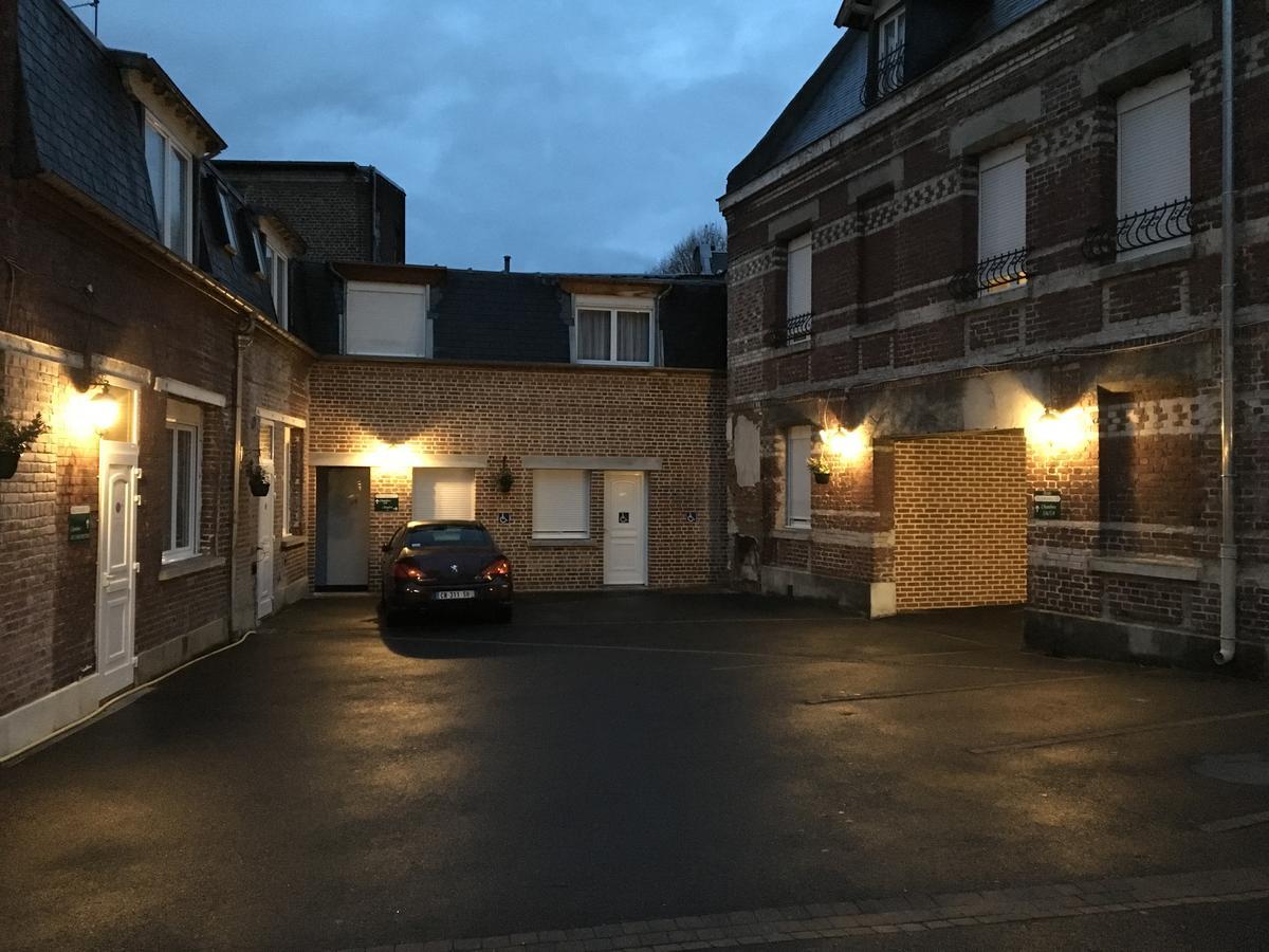 Le Florence Saint-Quentin  Exterior photo